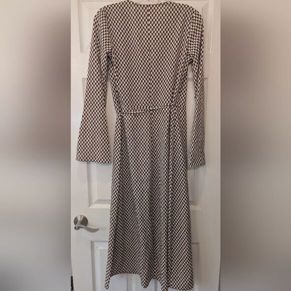 H&M Crepe checkered long sleeve wrap Midi Belted dress Beige Brown Size XS - Picture 6 of 12
